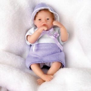 Collector’s Ashton Drake Doll, “Handful of Goodness”